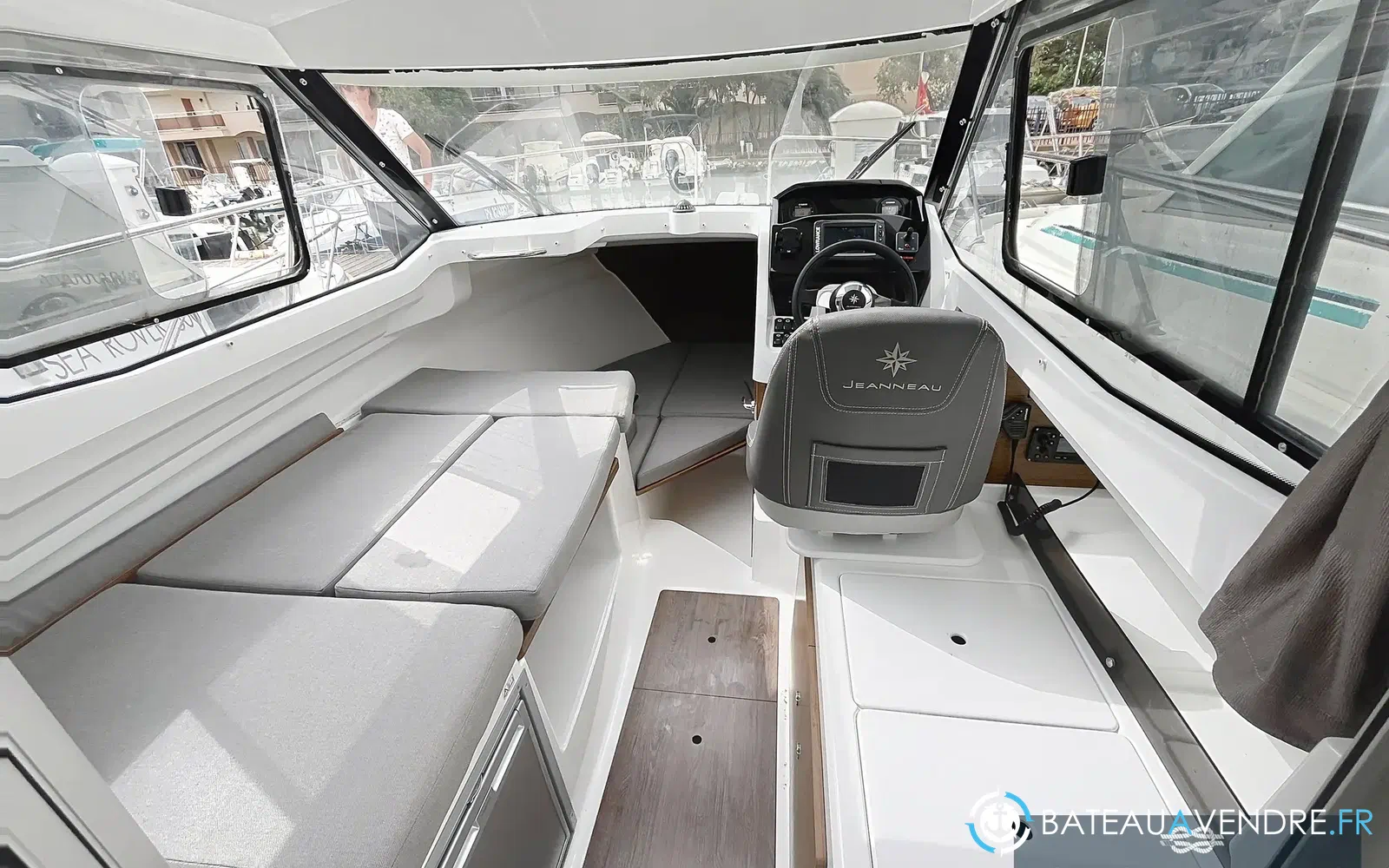 slider 14 Jeanneau Merry Fisher 695