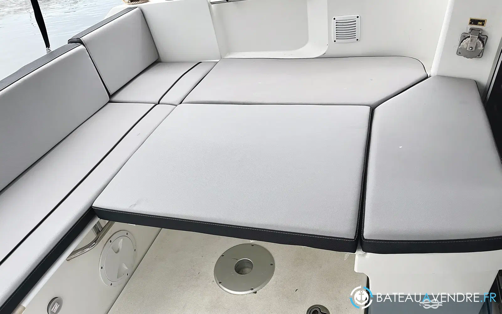 slider 22 Jeanneau Merry Fisher 695