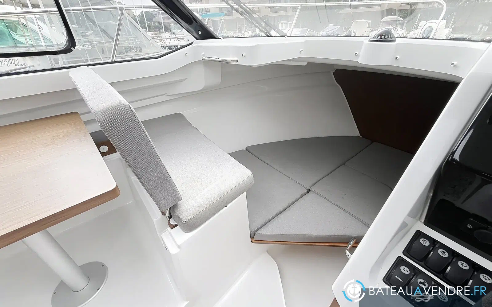 slider 5 Jeanneau Merry Fisher 695