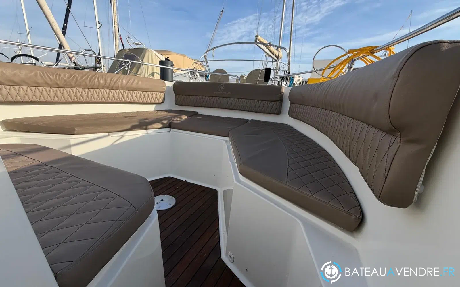 slider 8 Pacific Craft 750 Open
