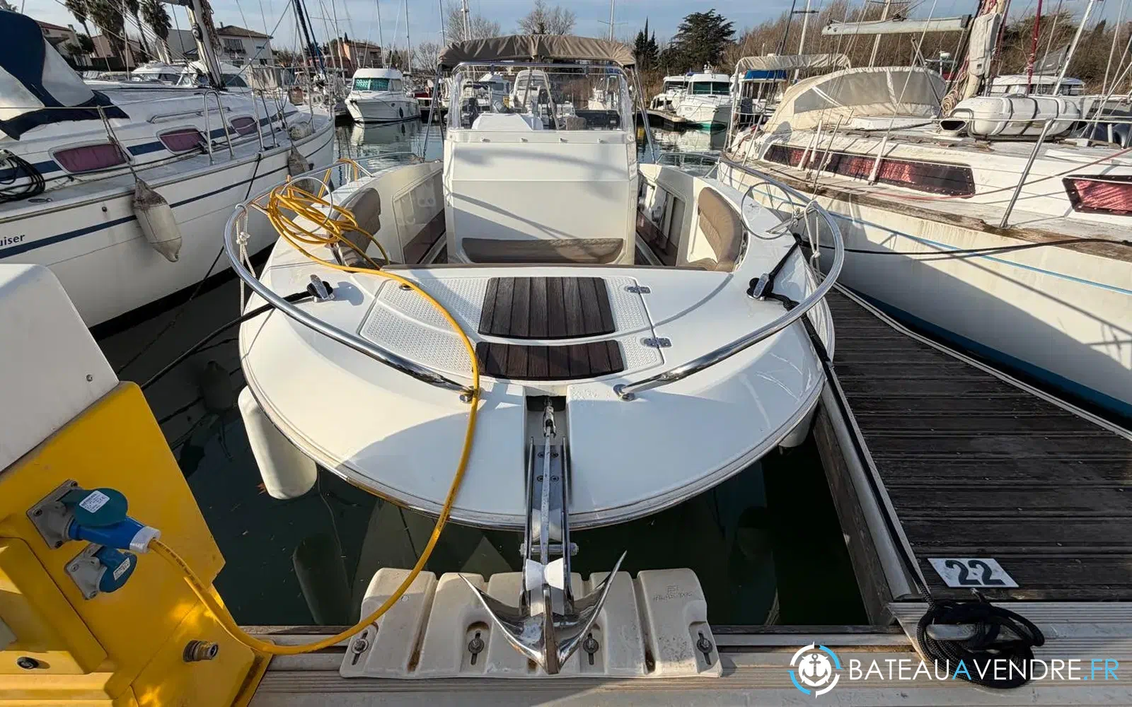 slider 1 Pacific Craft 750 Open