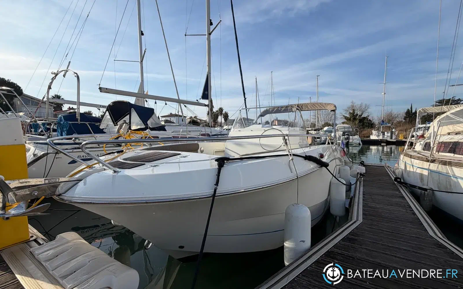 slider 3 Pacific Craft 750 Open