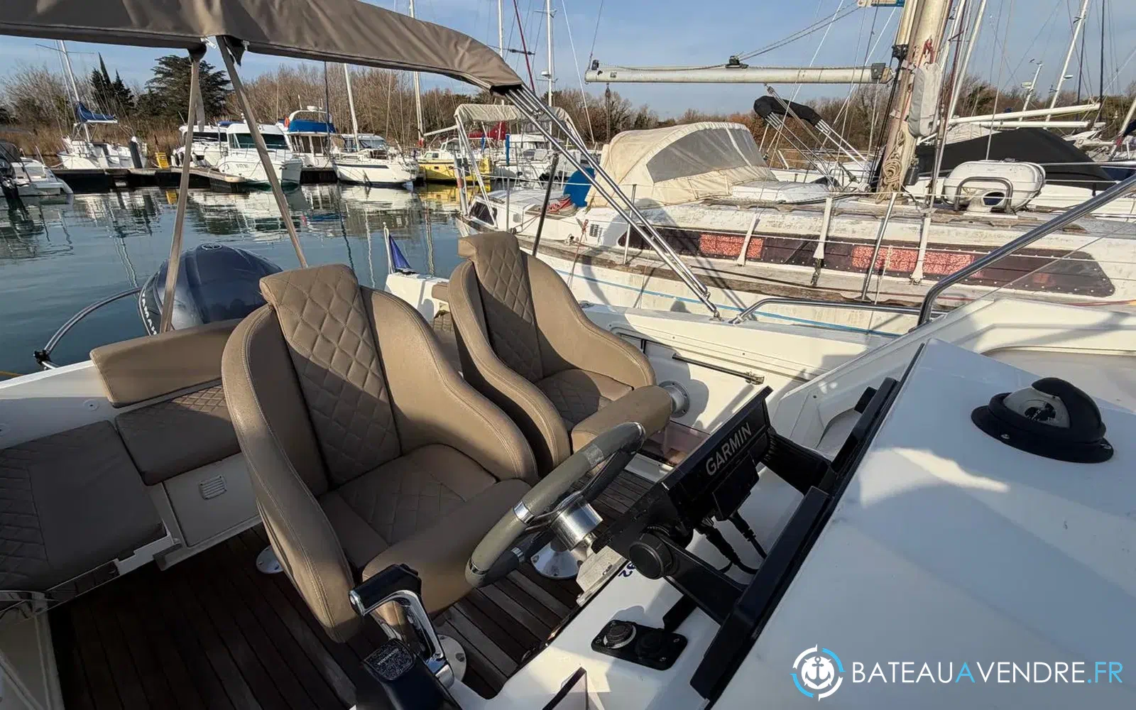 slider 5 Pacific Craft 750 Open