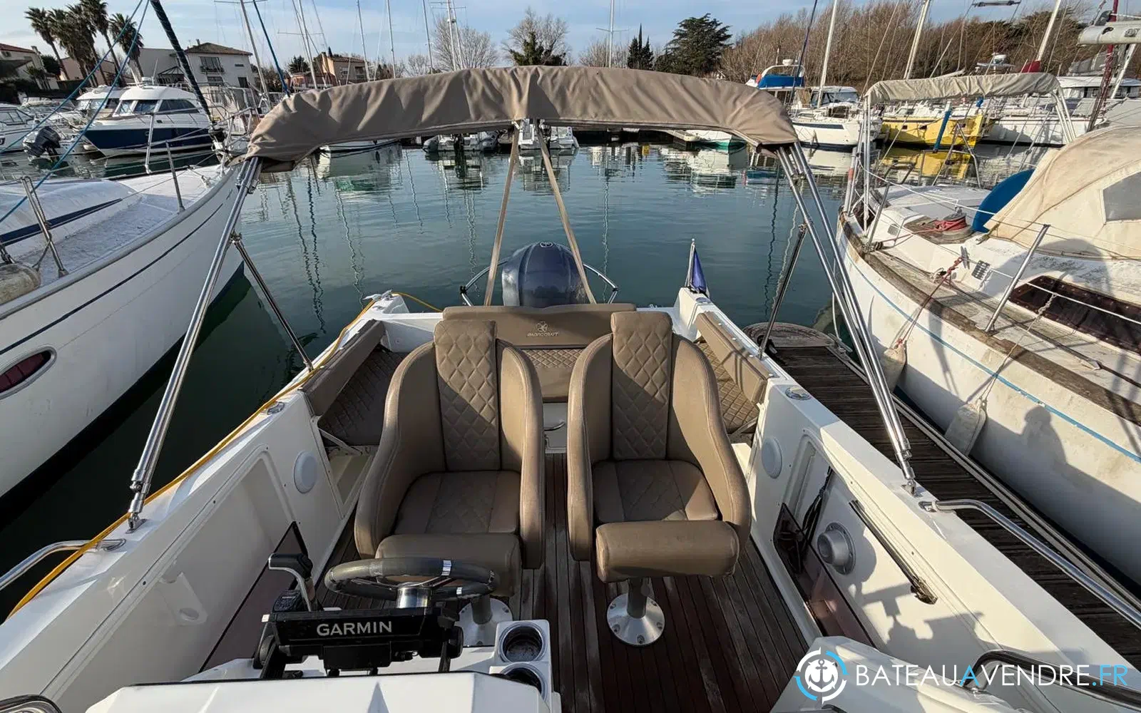 slider 6 Pacific Craft 750 Open