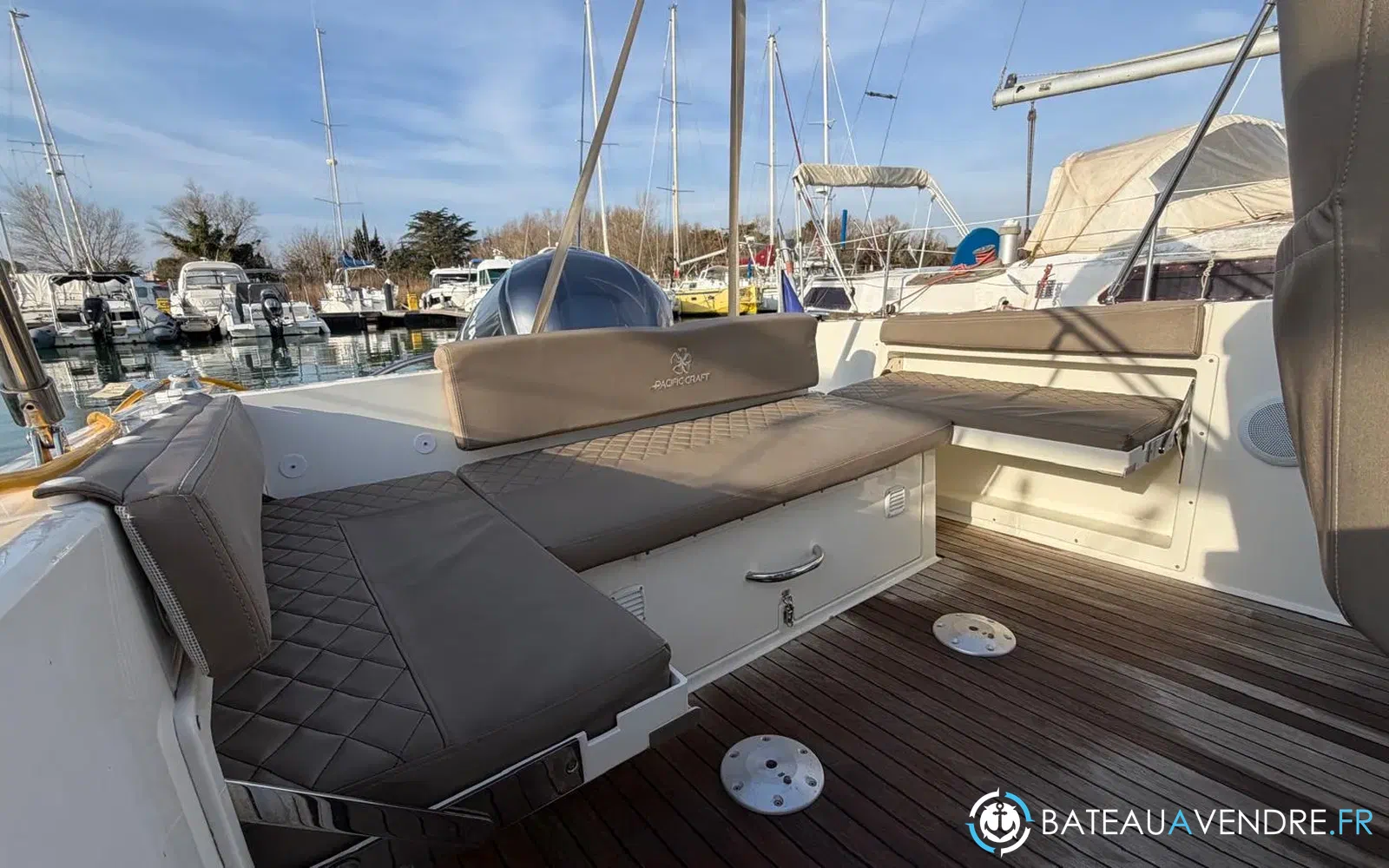 slider 7 Pacific Craft 750 Open