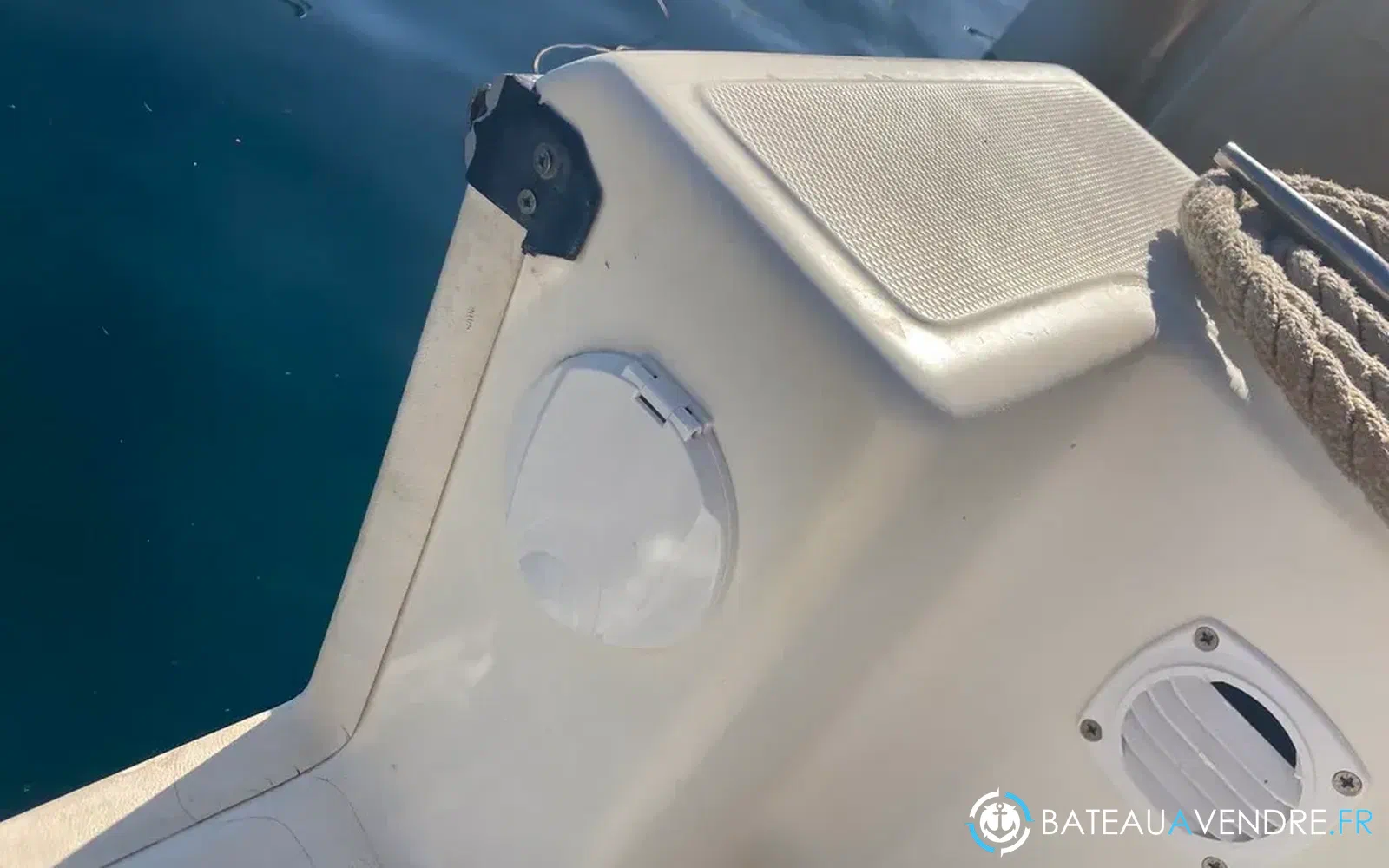 slider 10 Kelt White Shark 225