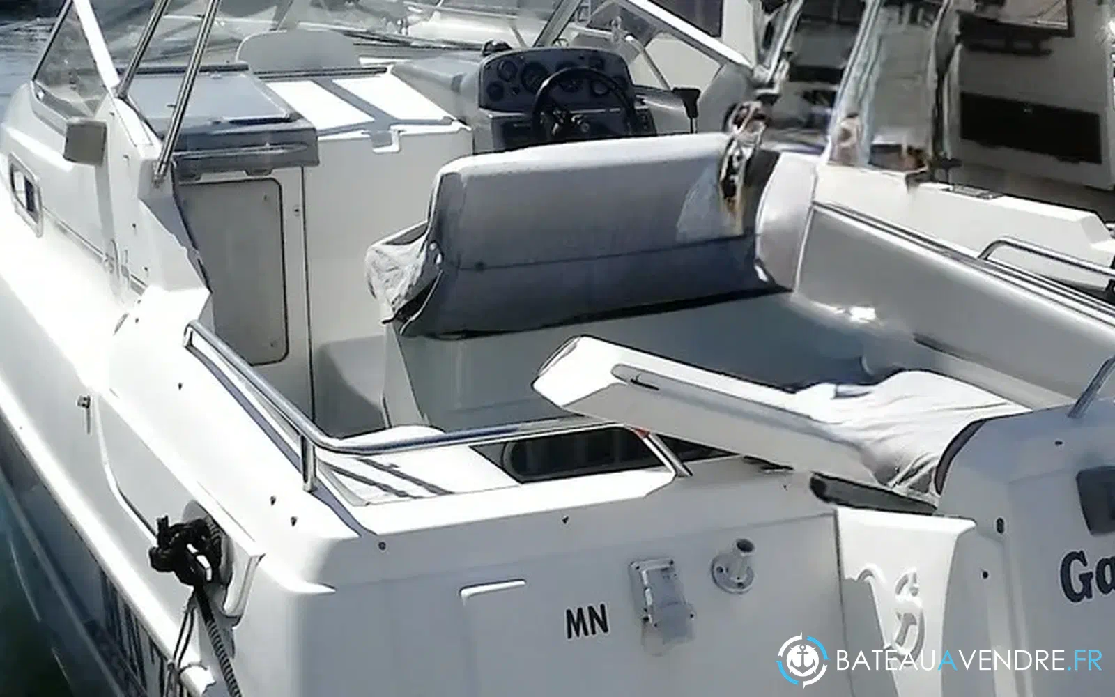 slider 2 Sealine 215 Envoy