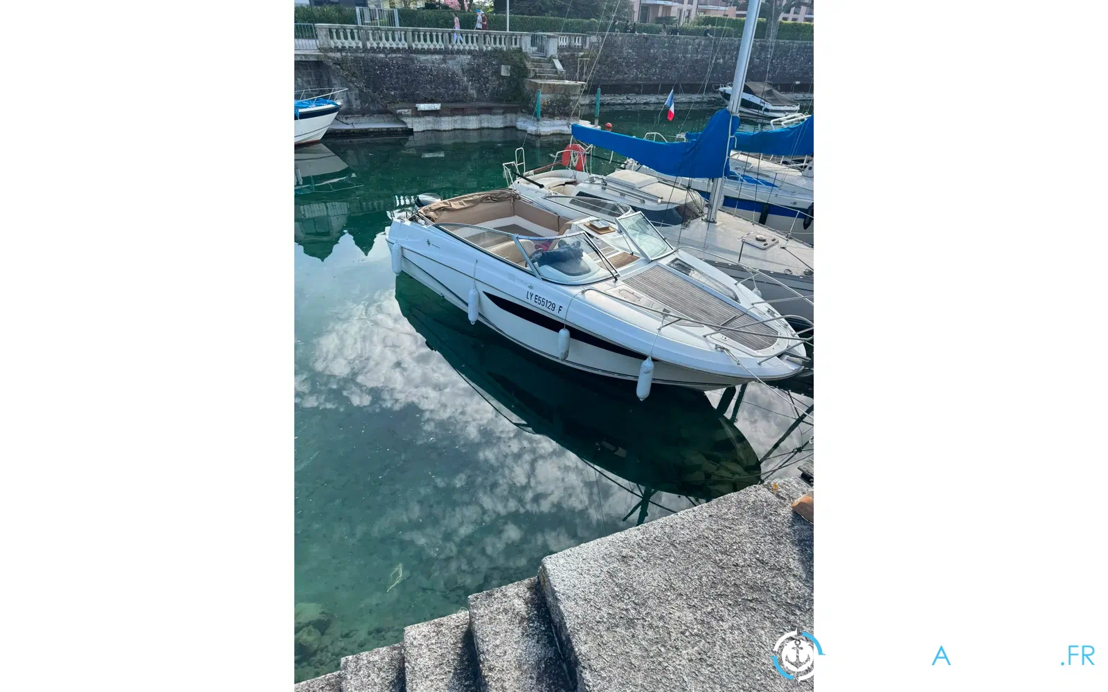slider 8 Jeanneau Cap Camarat 7.5 DC