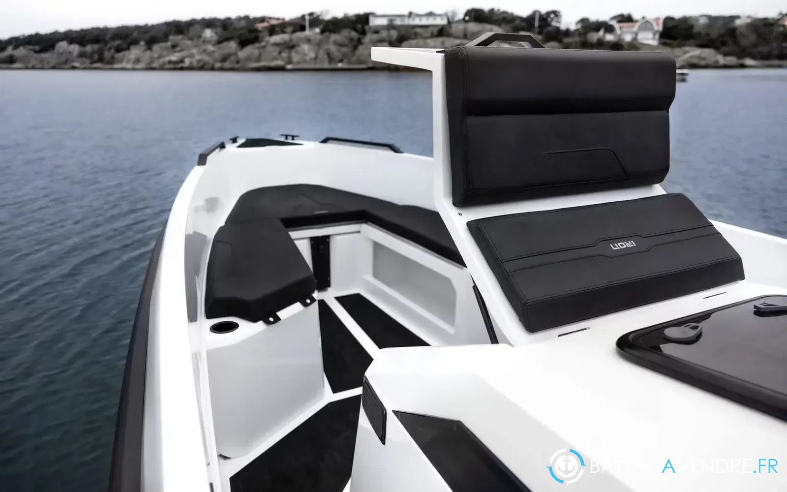 slider 8 Iron Boats 907