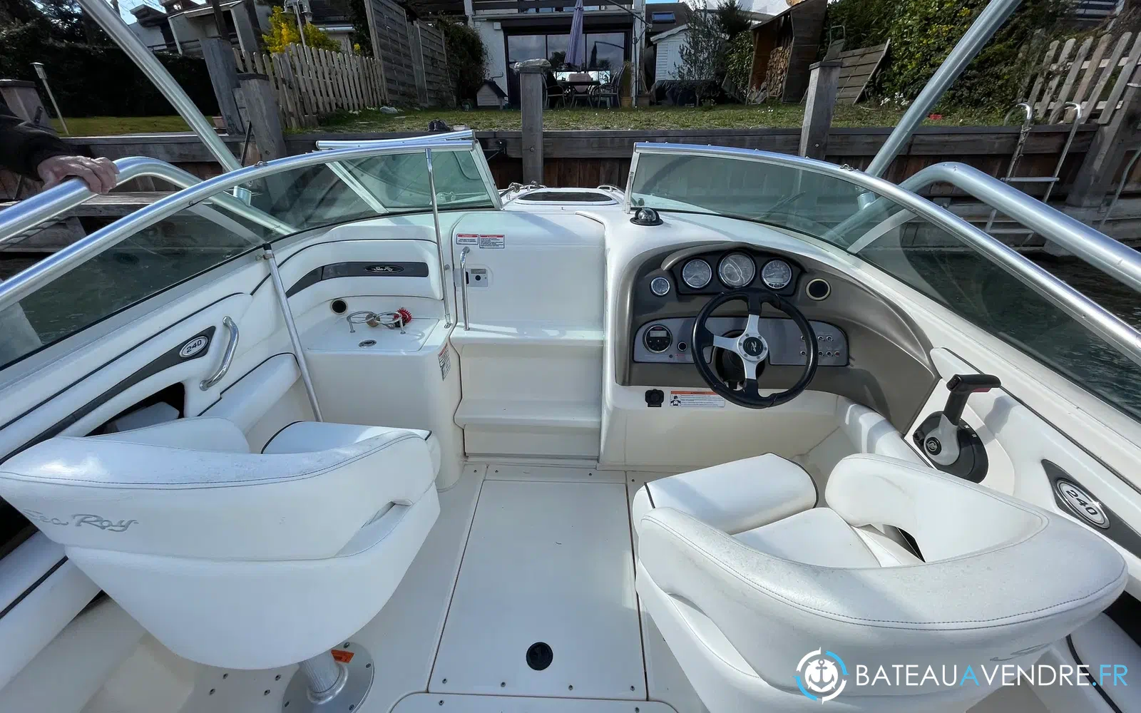 slider 0 Sea Ray 240 Sunsport