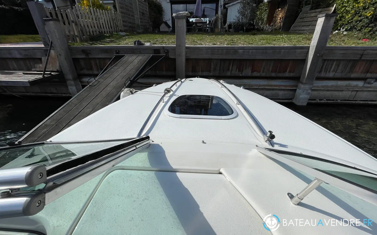 slider 1 Sea Ray 240 Sunsport