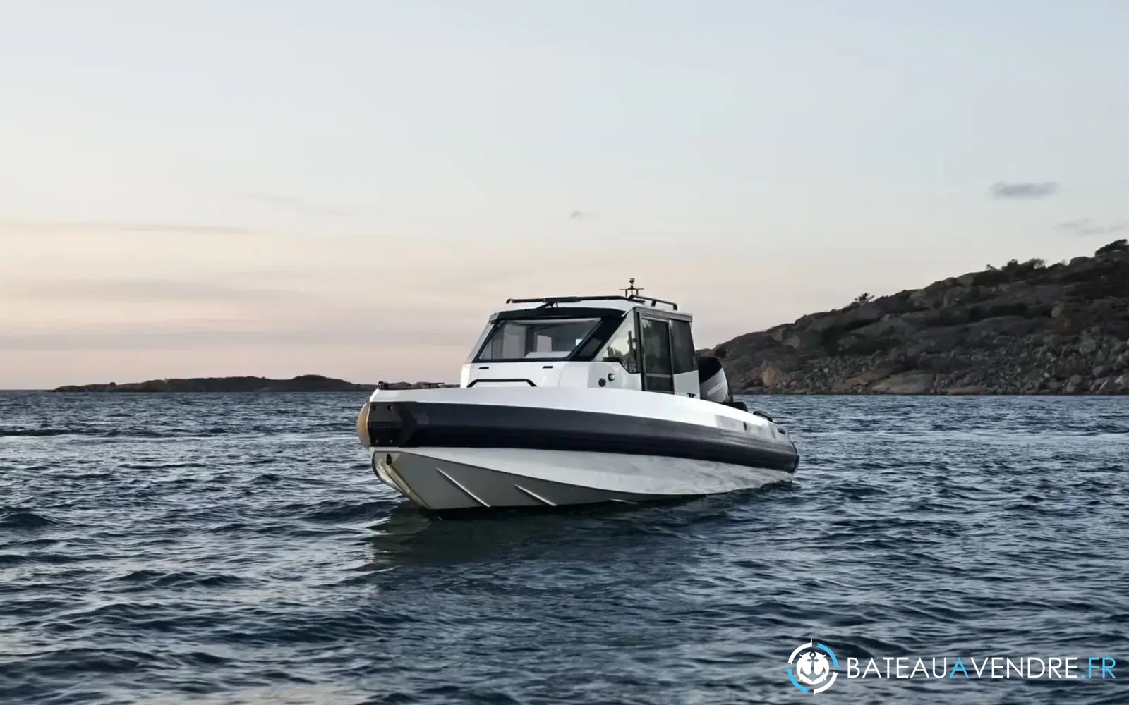 slider 8 Iron Boats 907 Coupe