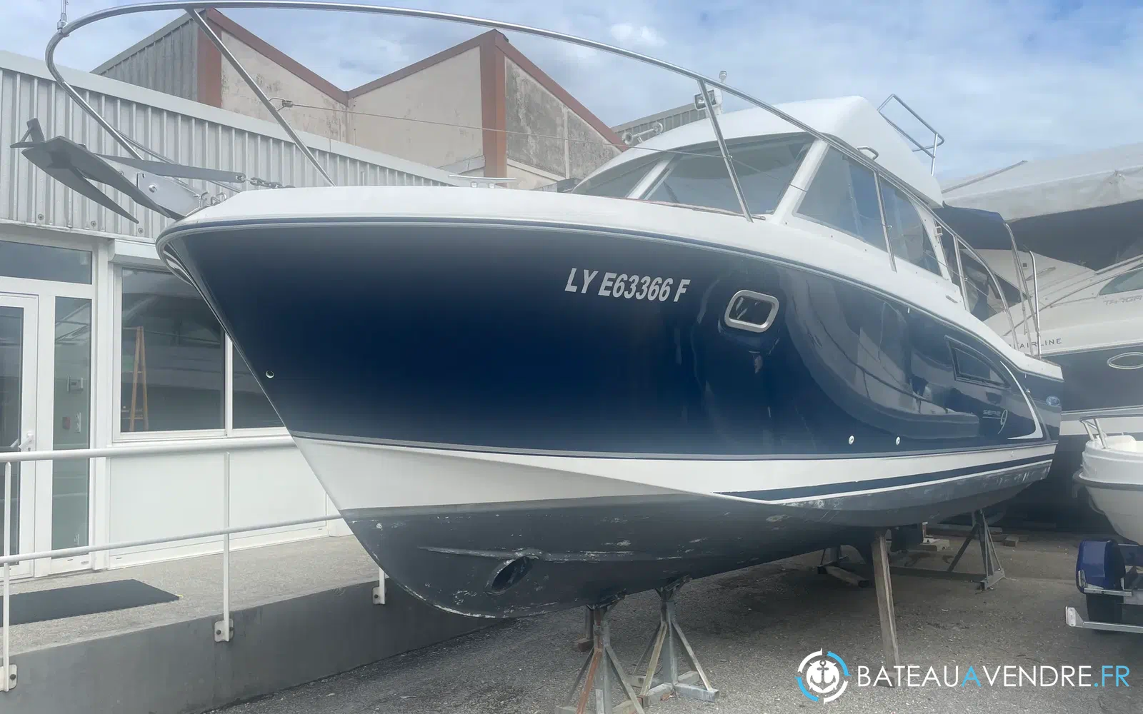 slider 3 Beneteau Antares Serie 9