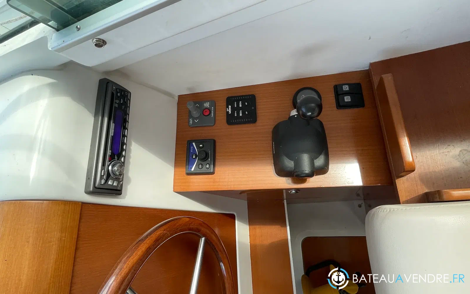 slider 18 Beneteau Antares Serie 9