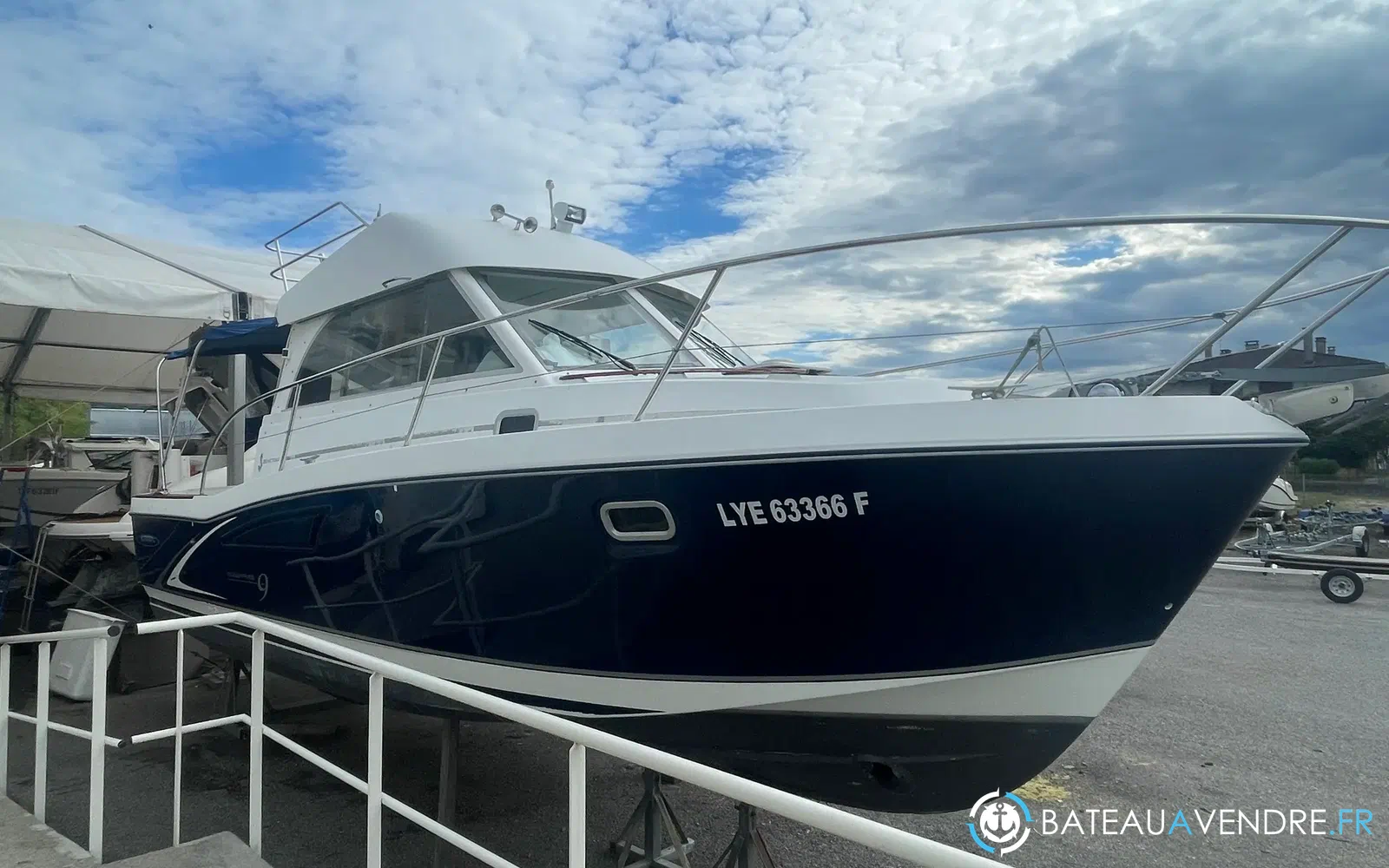 slider 2 Beneteau Antares Serie 9