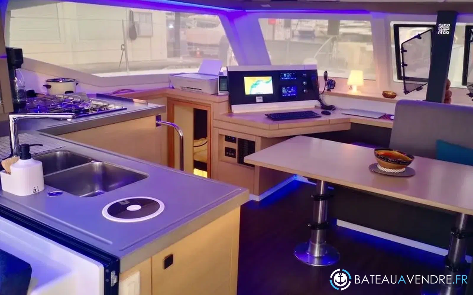 slider 6 Fountaine Pajot Lucia 40