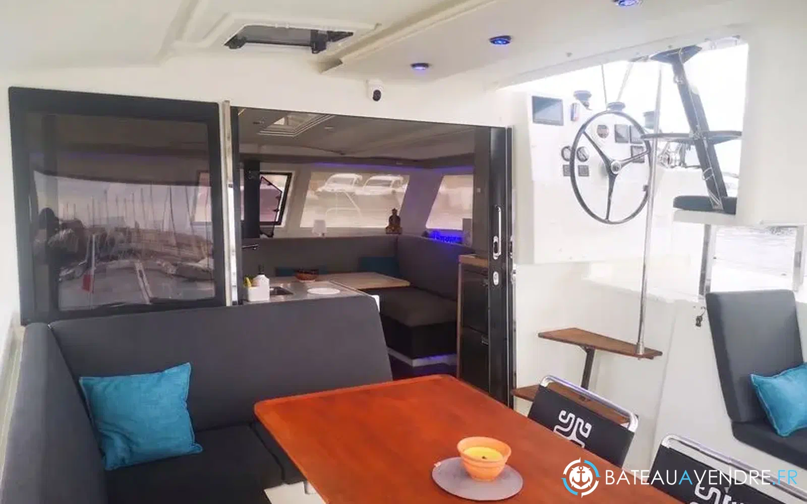 slider 8 Fountaine Pajot Lucia 40