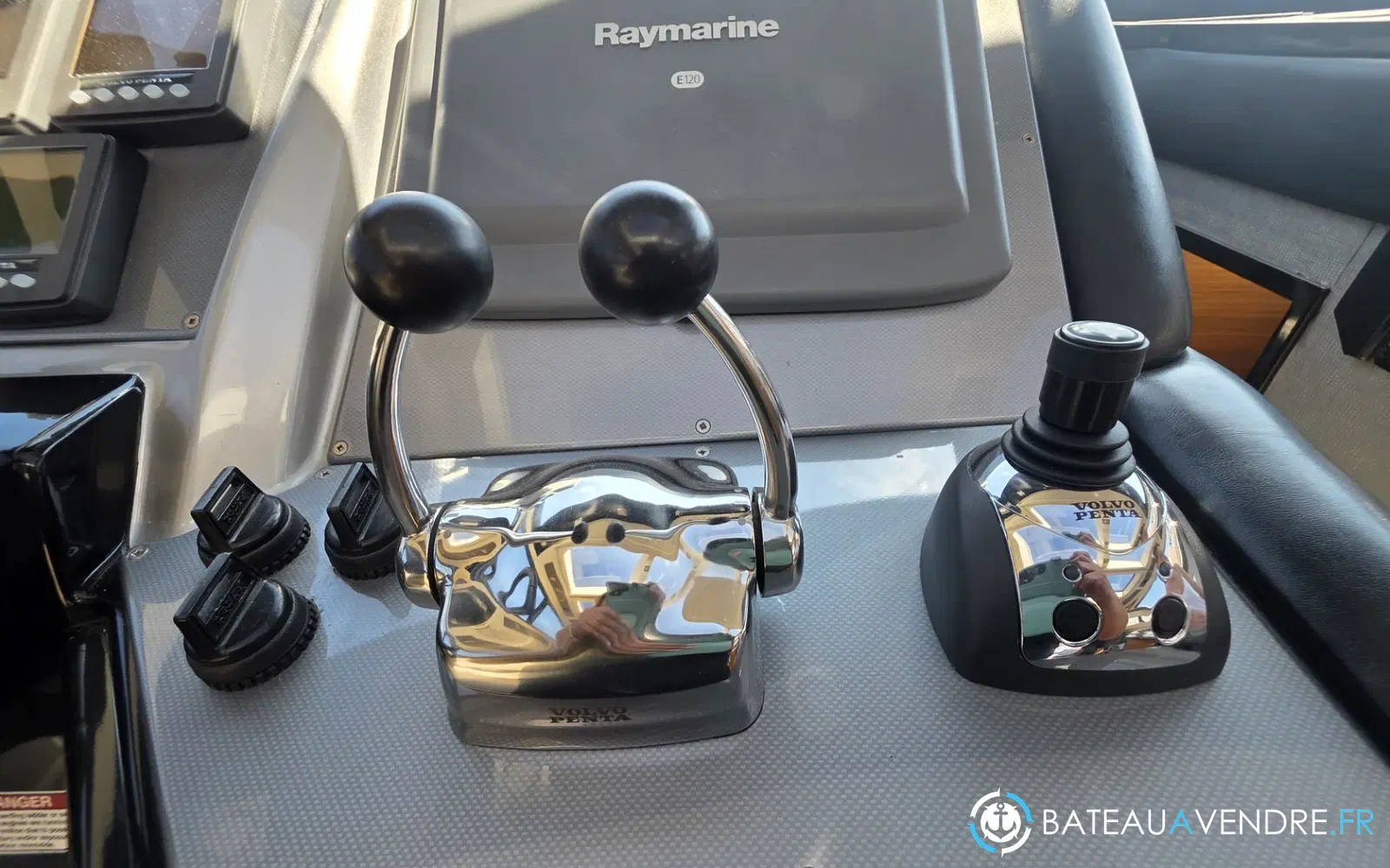 slider 15 Marquis Yachts 50 SC