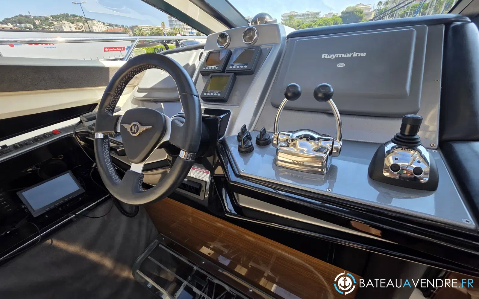 slider 16 Marquis Yachts 50 SC