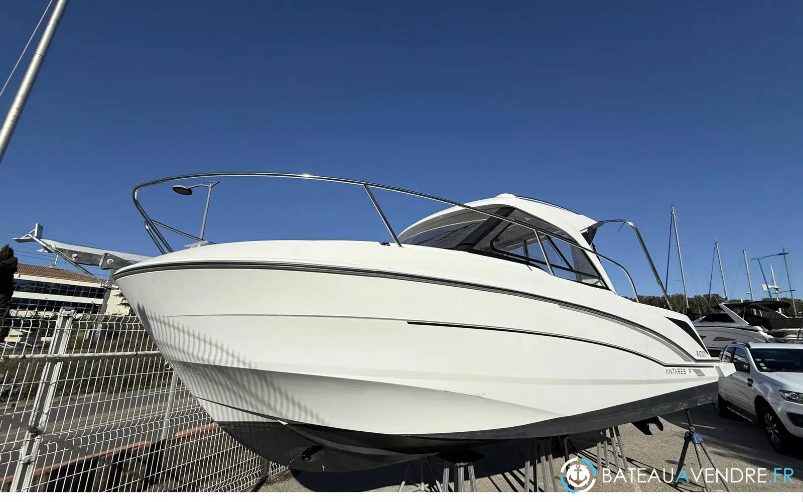slider 1 Beneteau Antares 7 OB