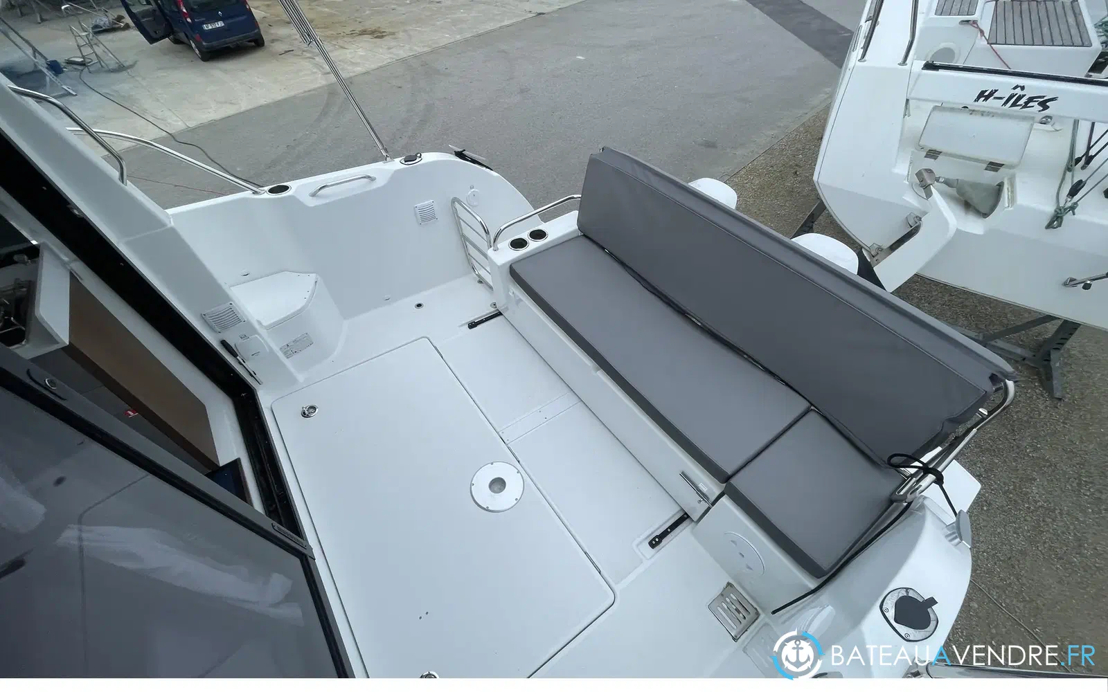 slider 4 Beneteau Antares 9 OB