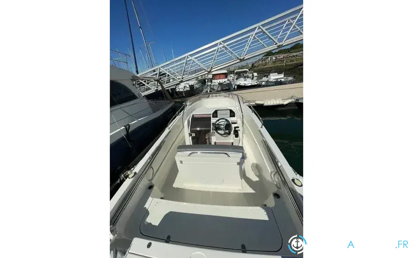 slider 2 Pacific Craft 670
