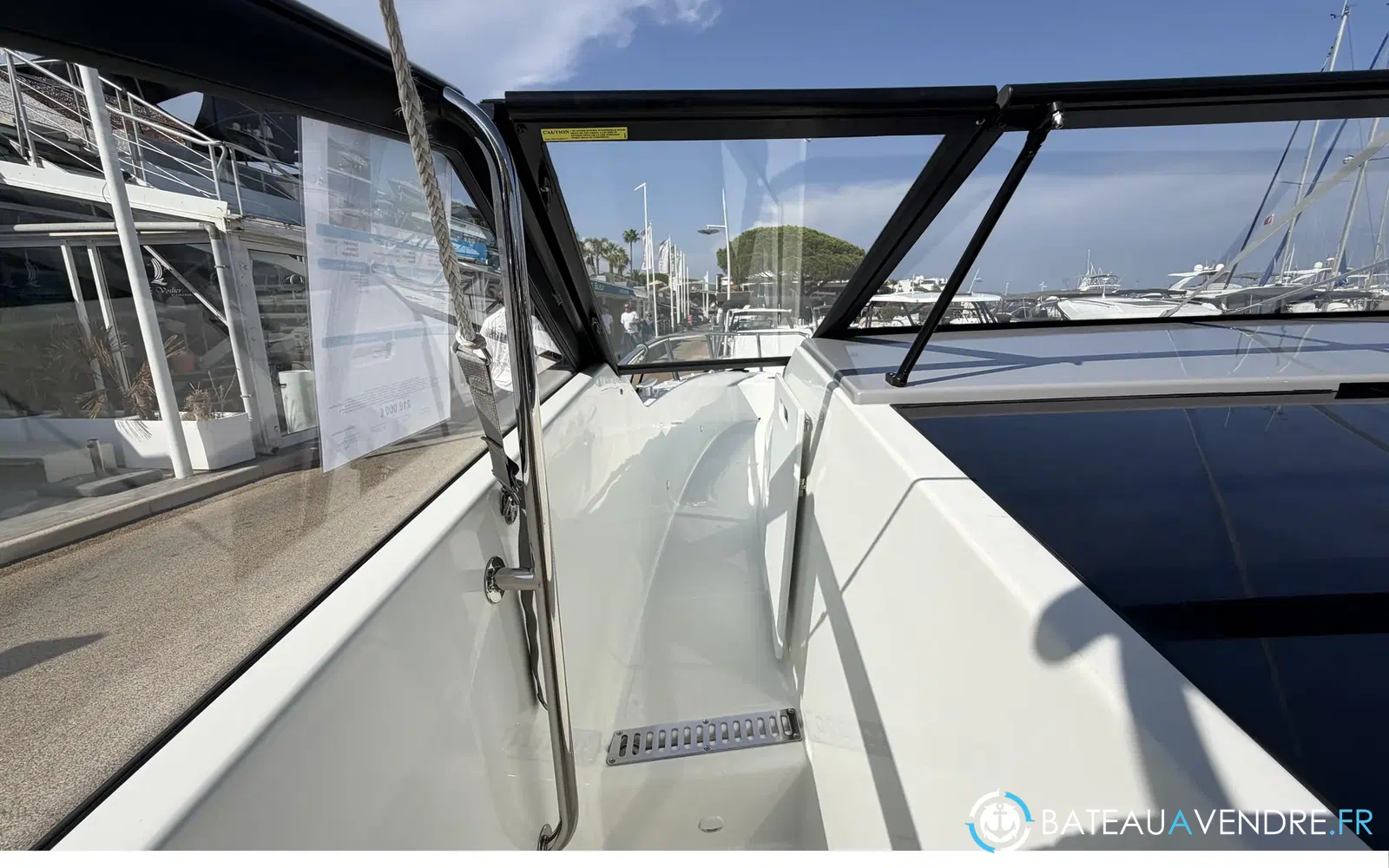 slider 11 Beneteau Flyer 10