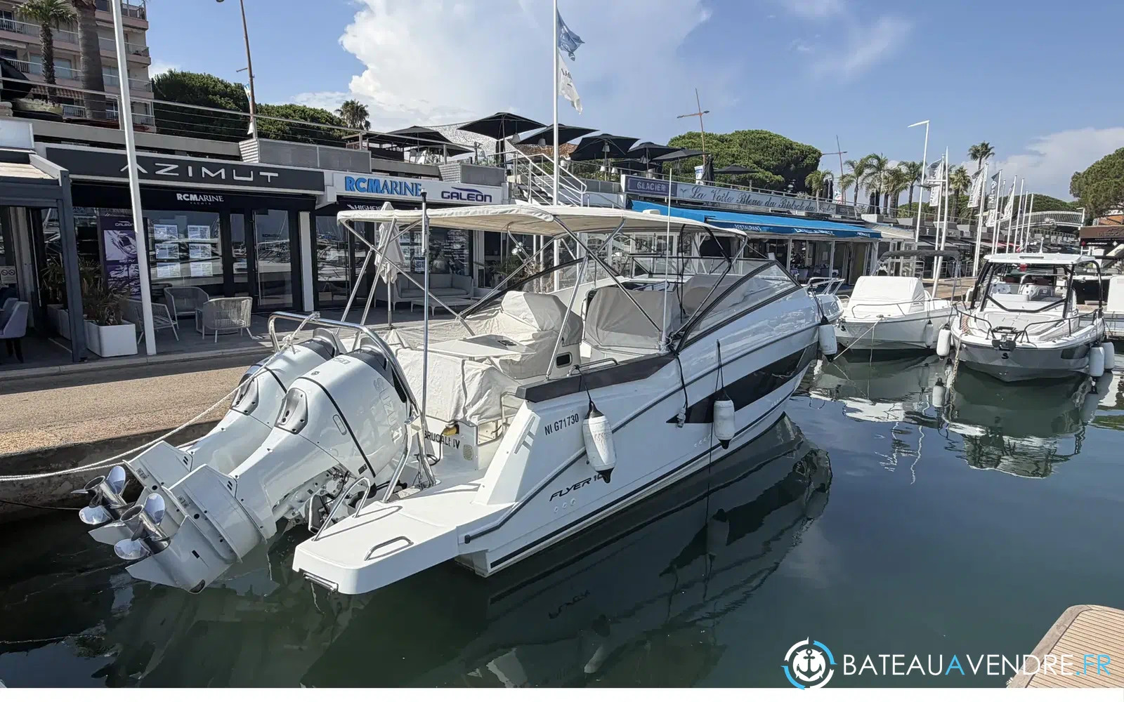 slider 1 Beneteau Flyer 10
