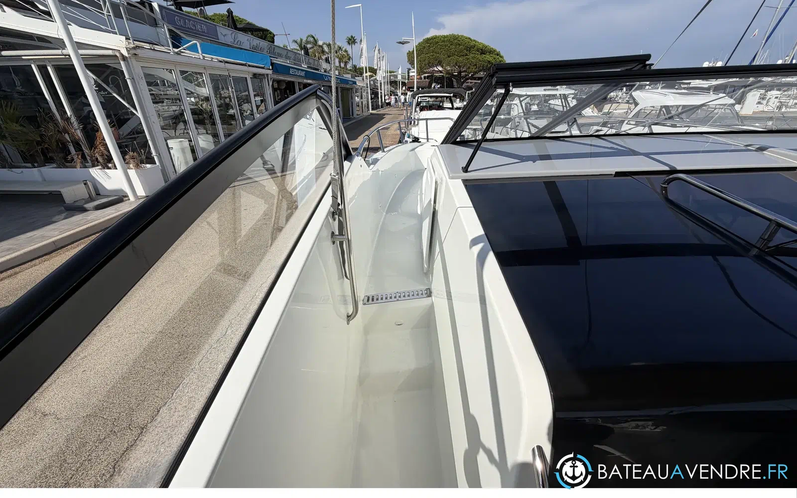 slider 10 Beneteau Flyer 10