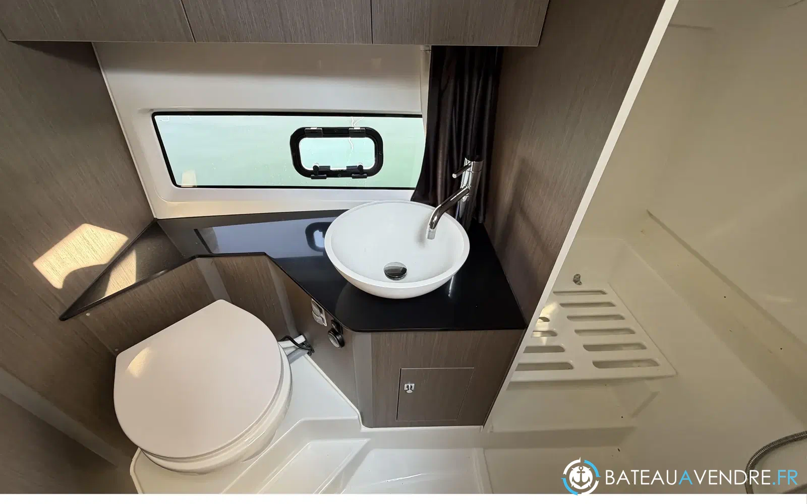 slider 33 Beneteau Flyer 10