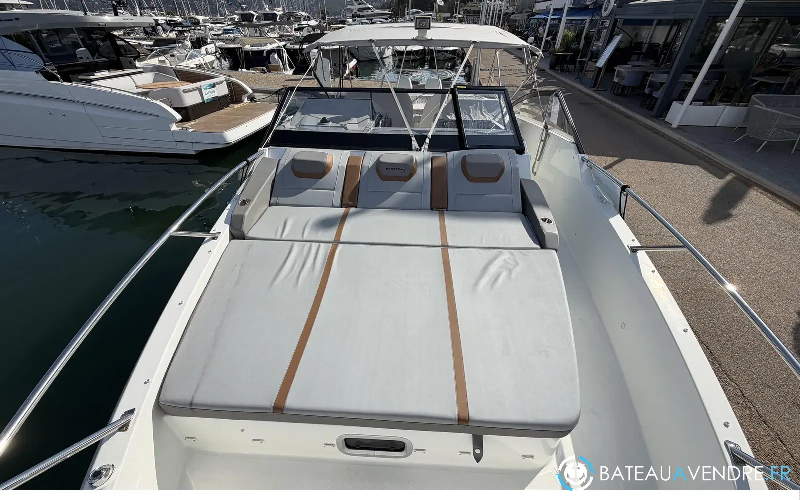 slider 7 Beneteau Flyer 10