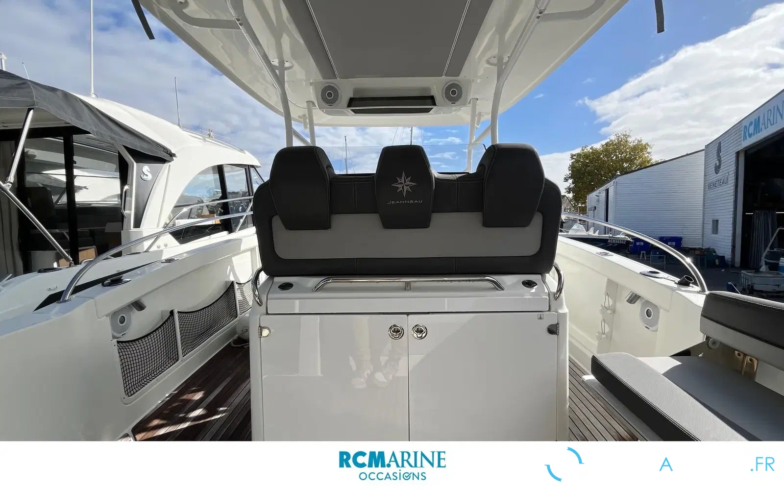 slider 27 Jeanneau Cap Camarat 9.0 CC