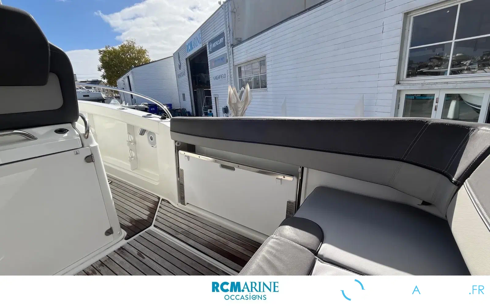 slider 28 Jeanneau Cap Camarat 9.0 CC