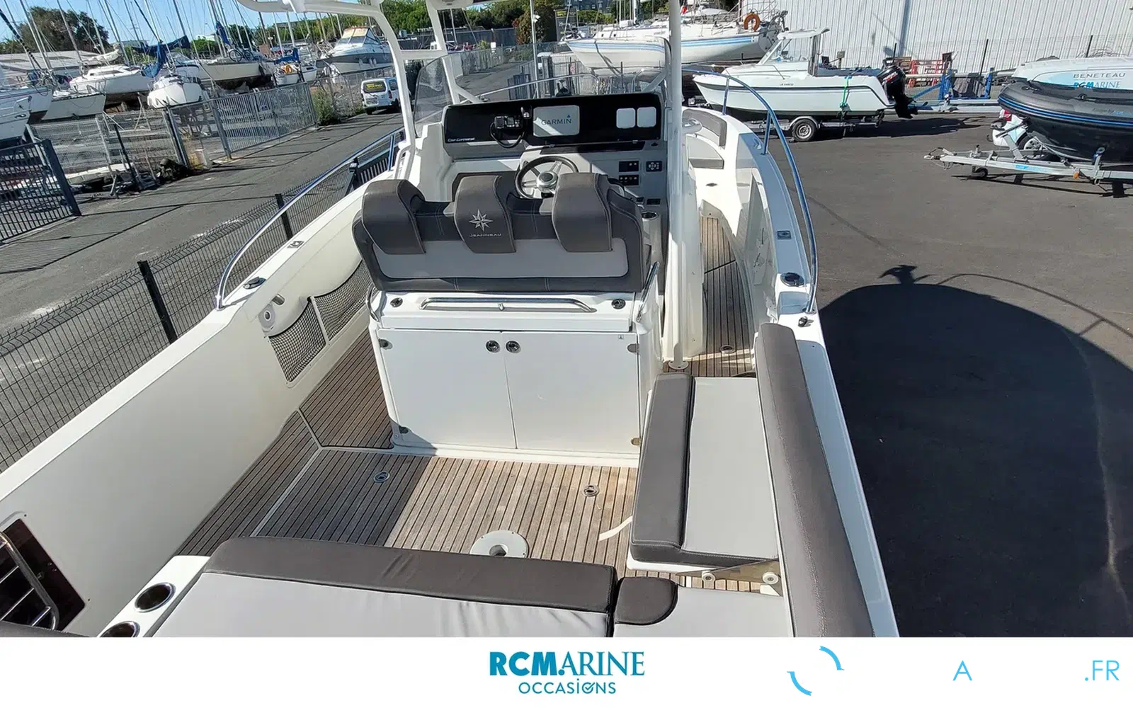slider 15 Jeanneau Cap Camarat 9.0 CC