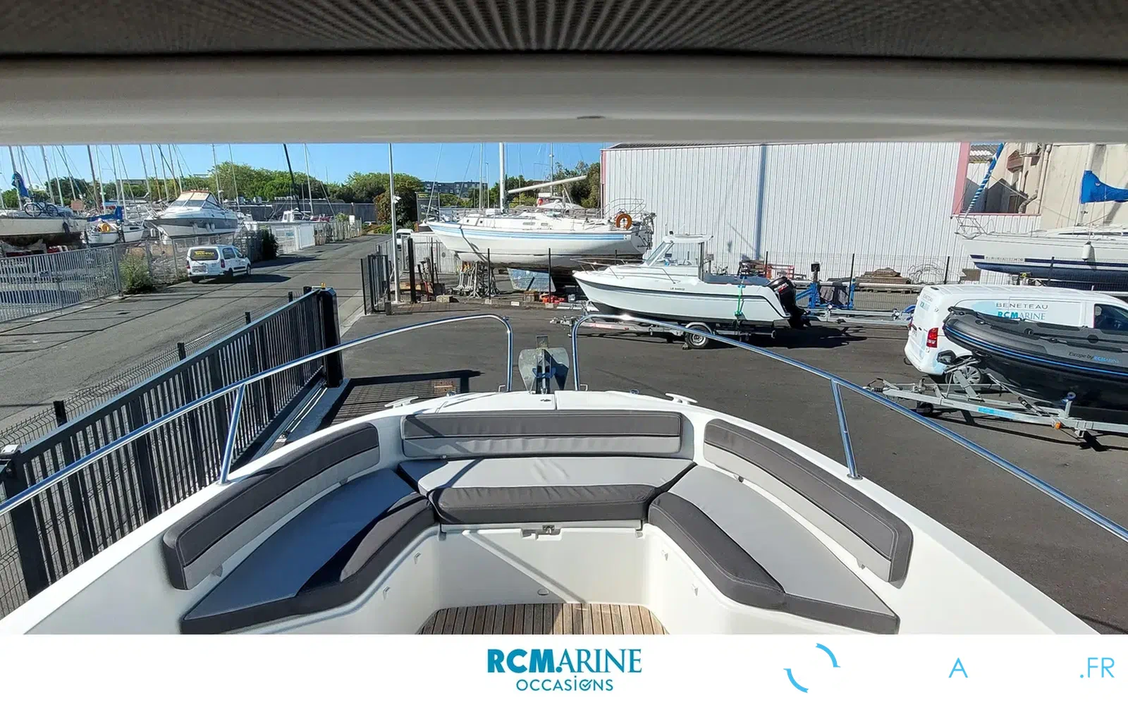 slider 19 Jeanneau Cap Camarat 9.0 CC