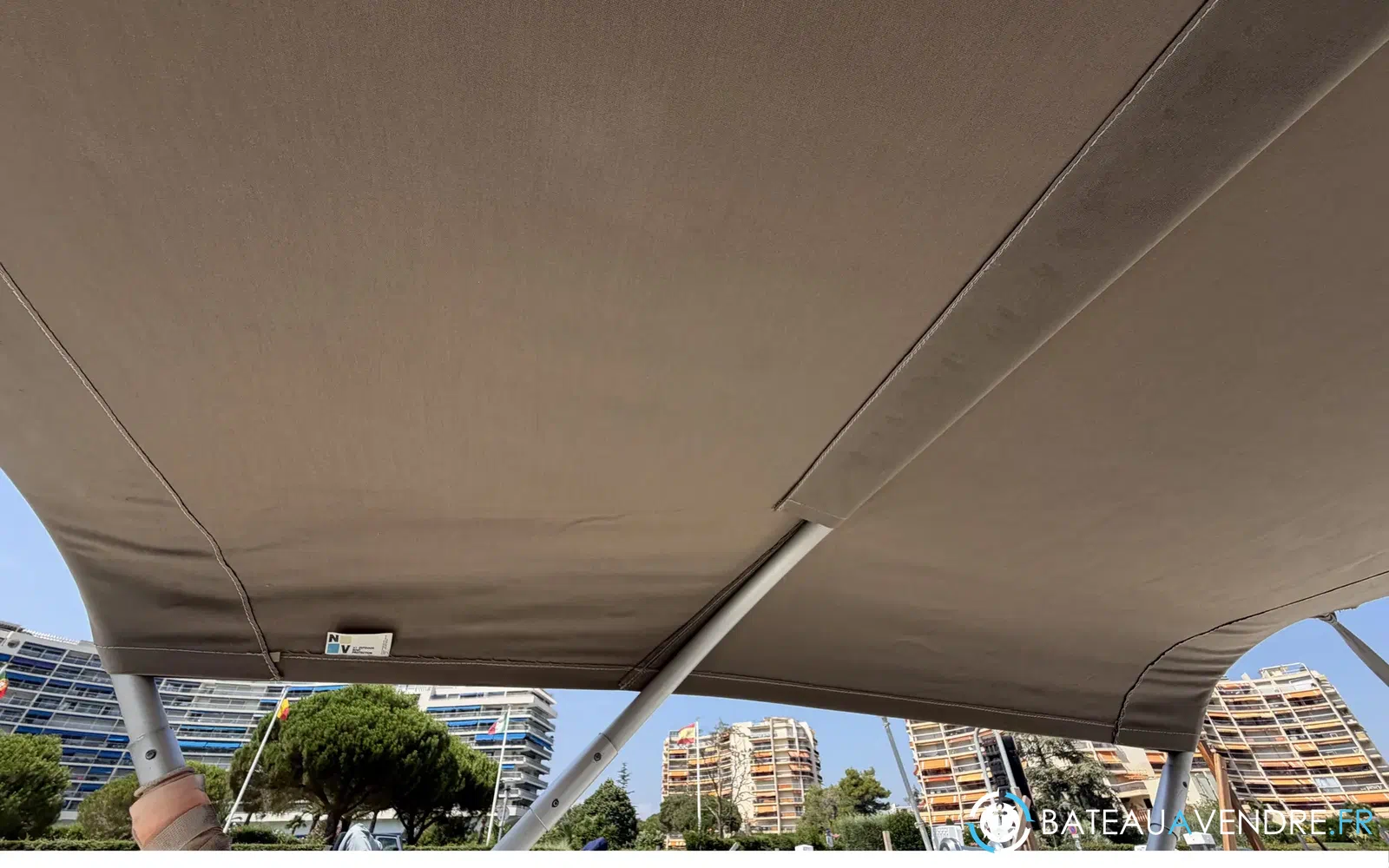 slider 15 B2 Marine Cap Ferret 522 Open