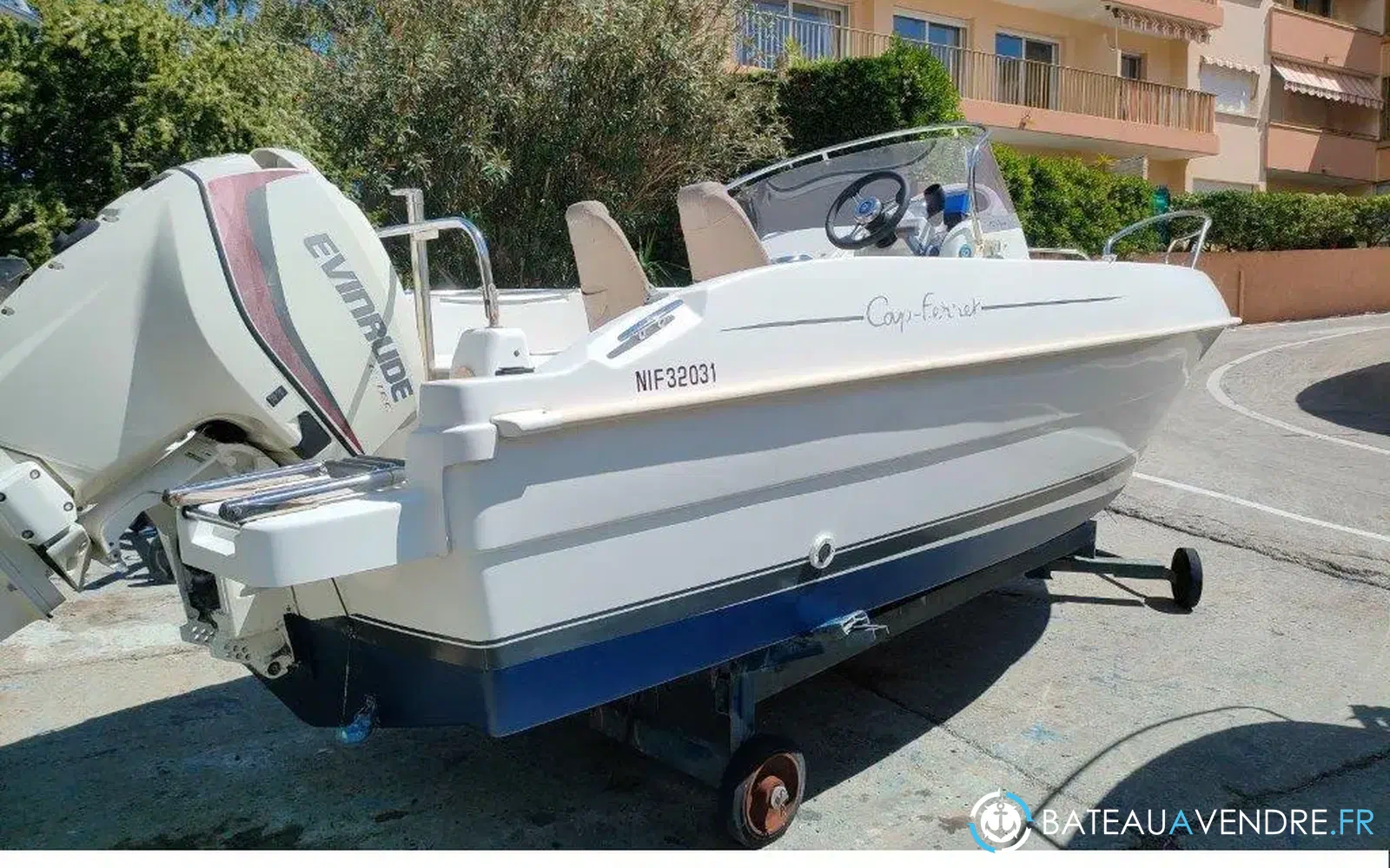 slider 3 B2 Marine Cap Ferret 522 Open