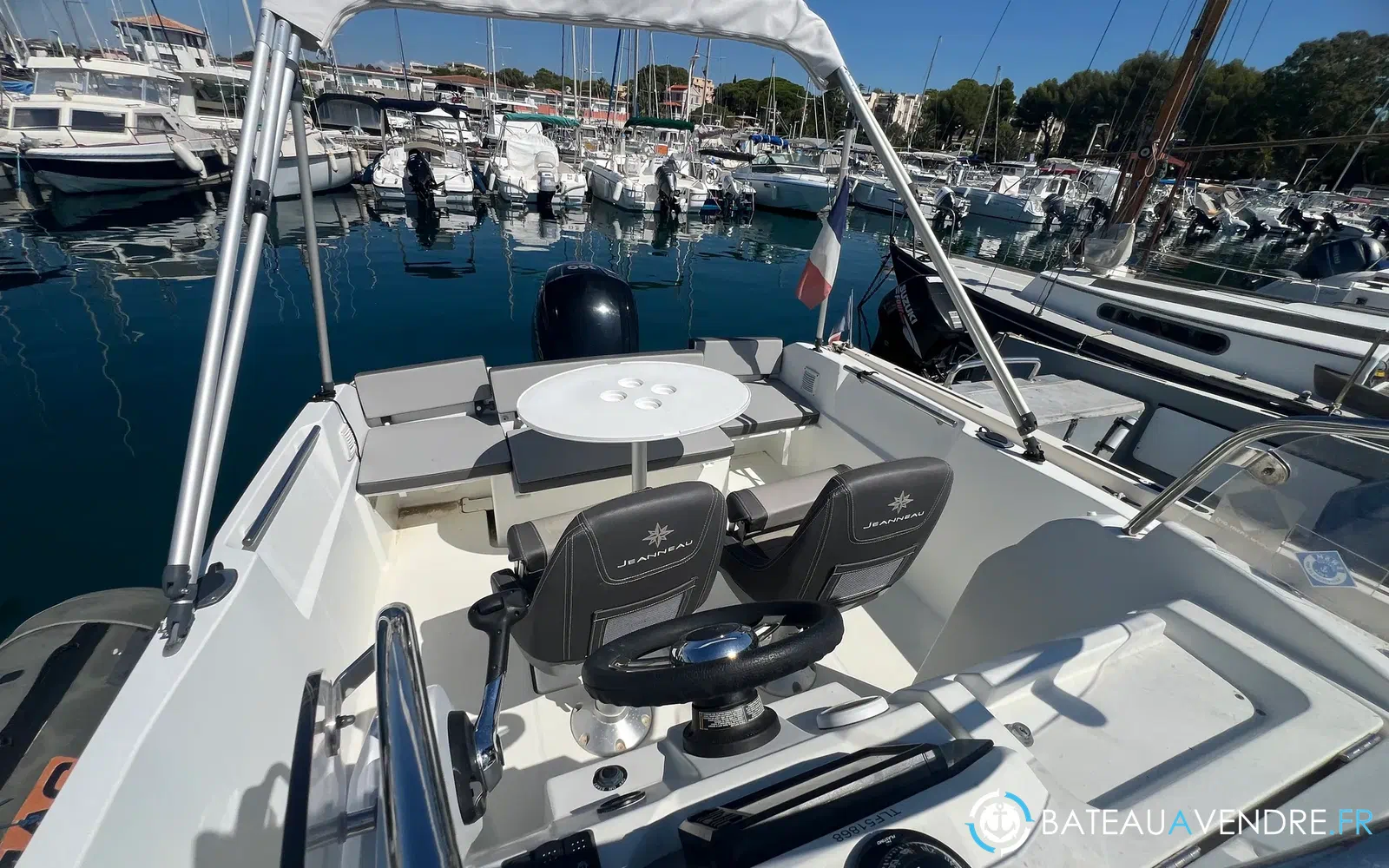 slider 9 Jeanneau Cap Camarat 5.5 CC Serie 2