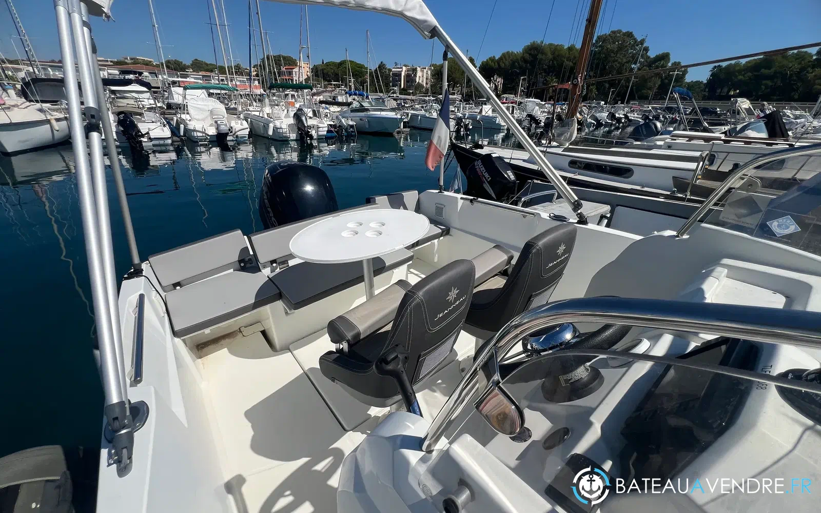 slider 15 Jeanneau Cap Camarat 5.5 CC Serie 2