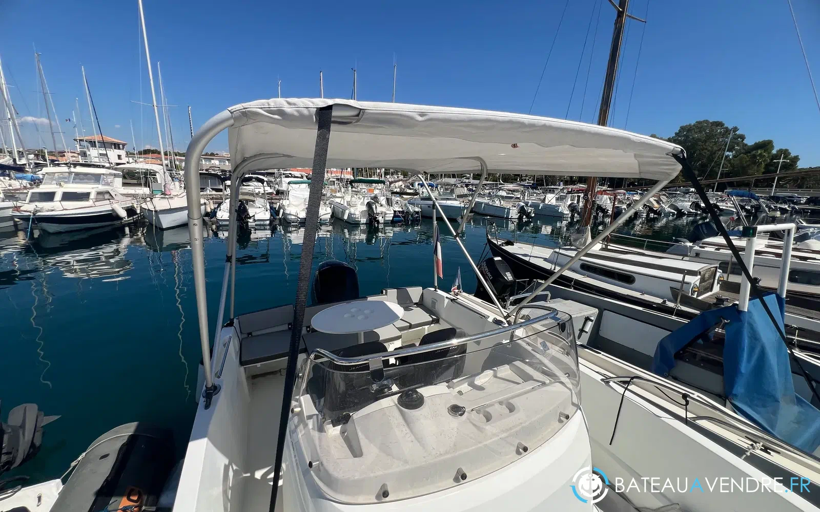 slider 17 Jeanneau Cap Camarat 5.5 CC Serie 2