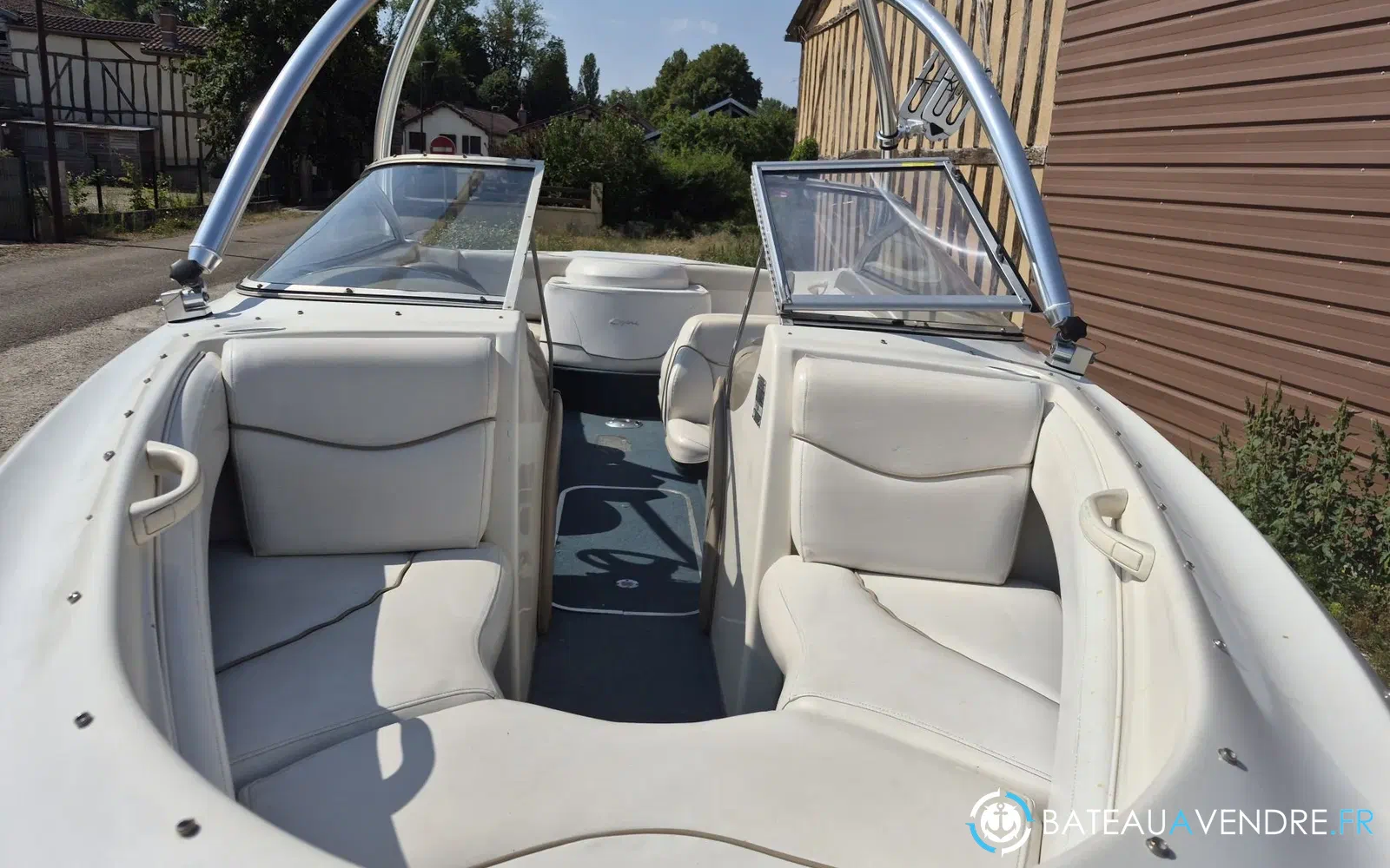 slider 4 Bayliner Capri 2050