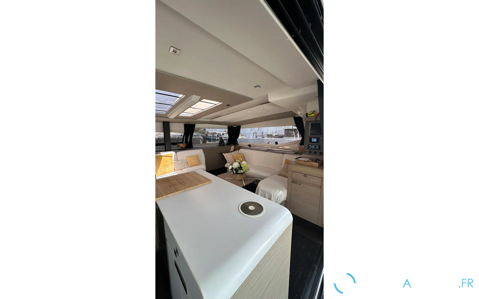 slider 18 Fountaine Pajot Aura 51