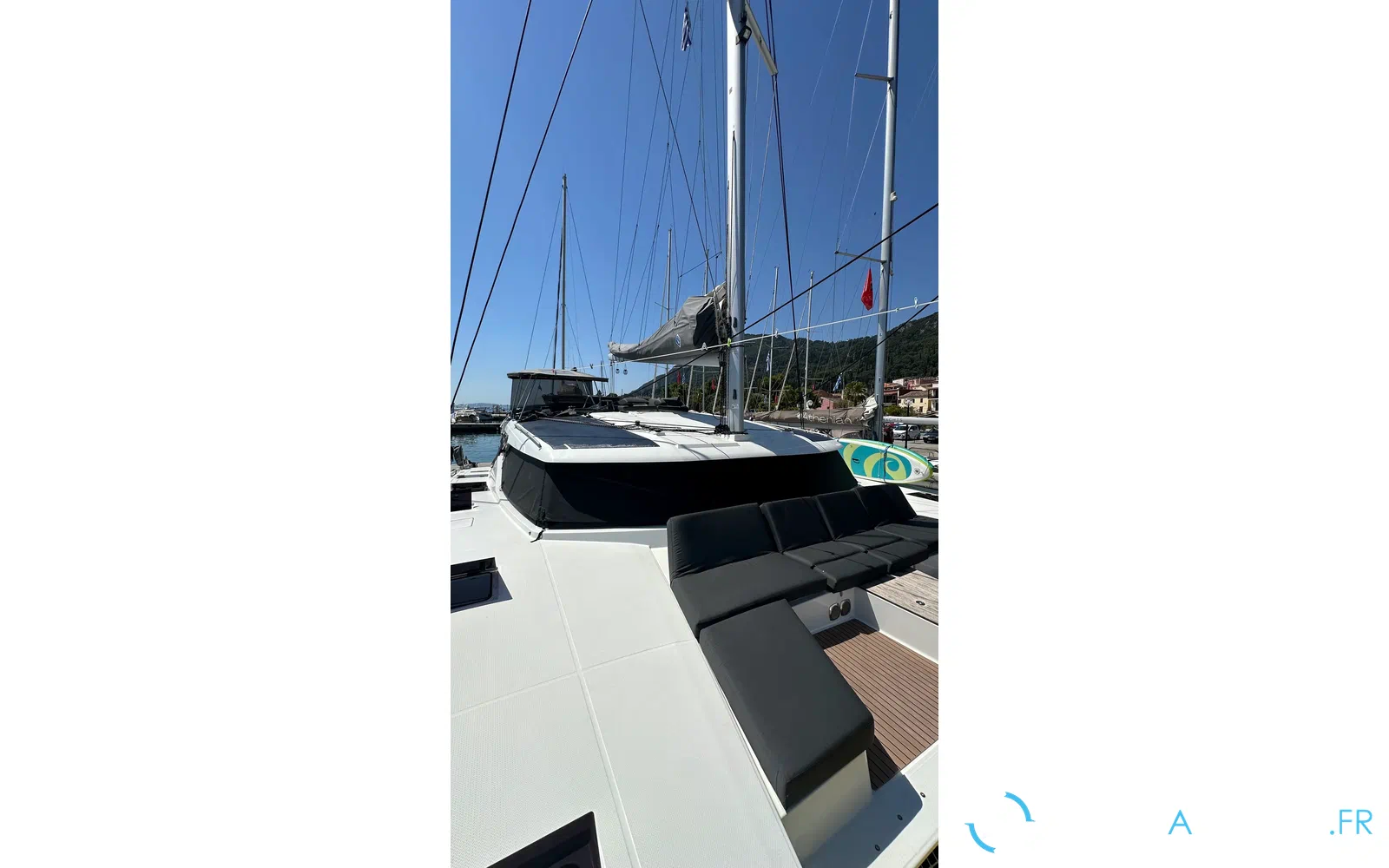 slider 3 Fountaine Pajot Aura 51