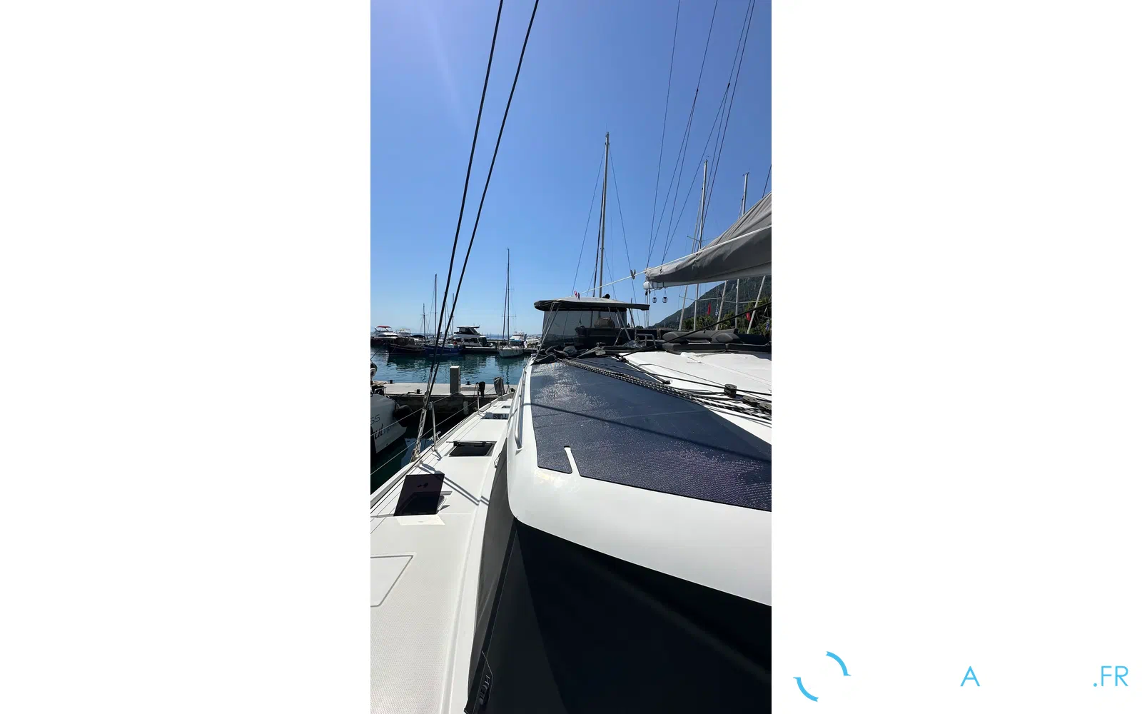 slider 6 Fountaine Pajot Aura 51