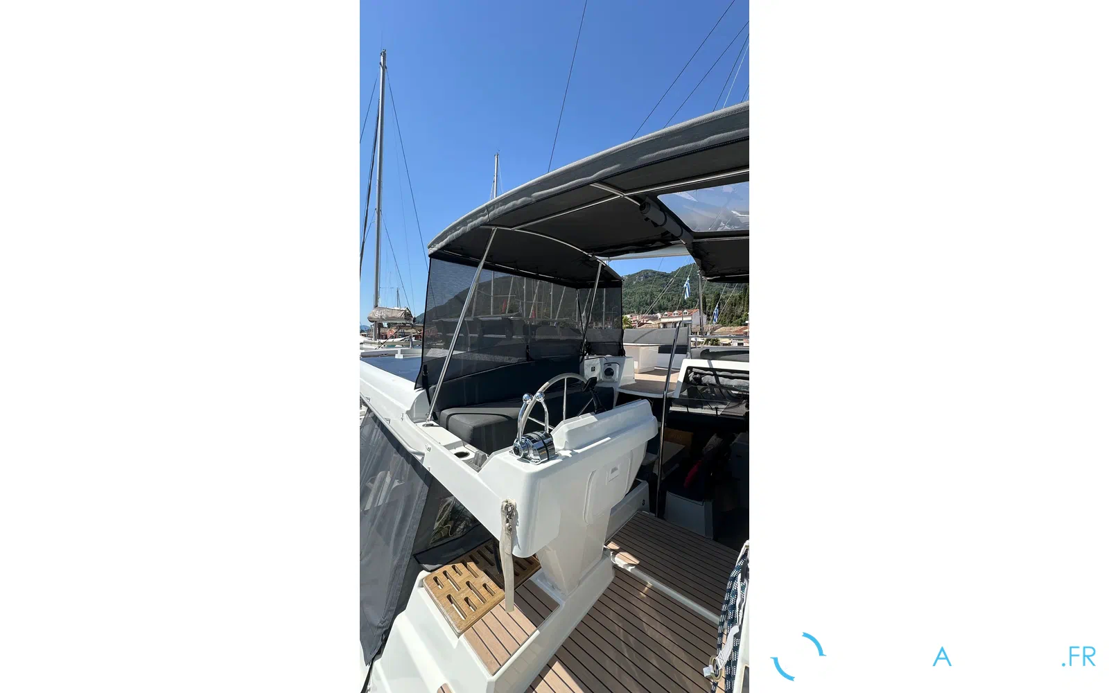 slider 7 Fountaine Pajot Aura 51
