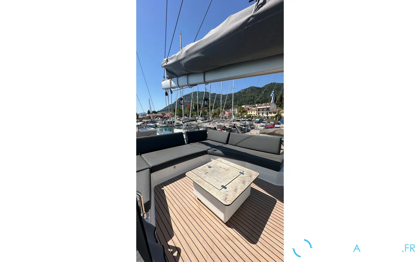 slider 8 Fountaine Pajot Aura 51