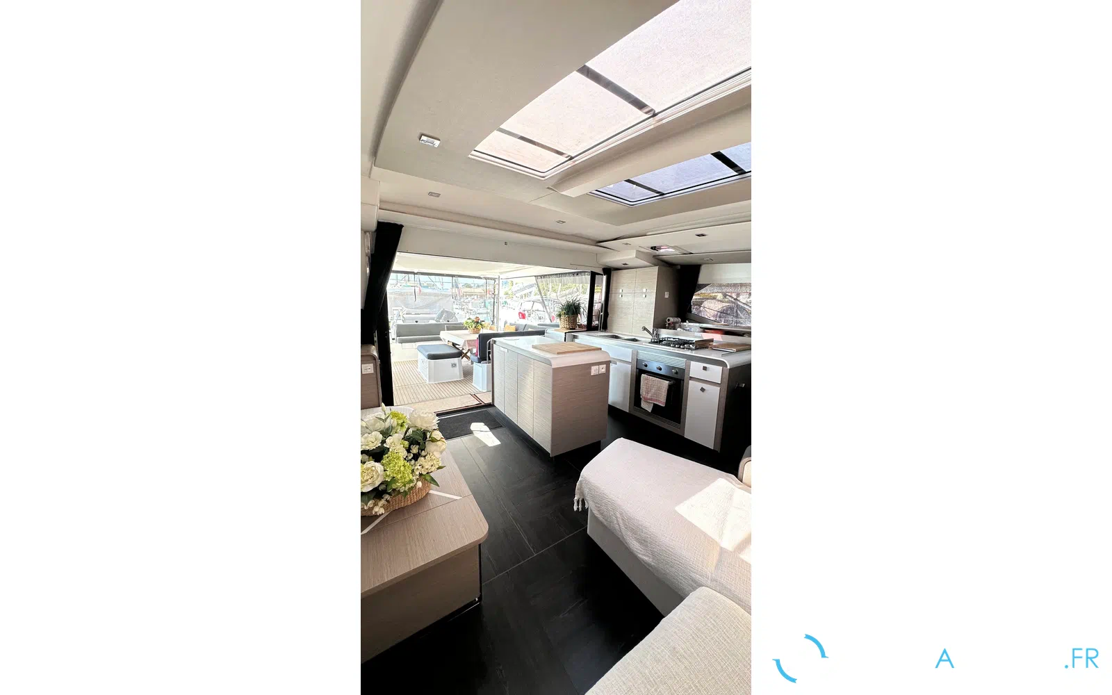 slider 20 Fountaine Pajot Aura 51