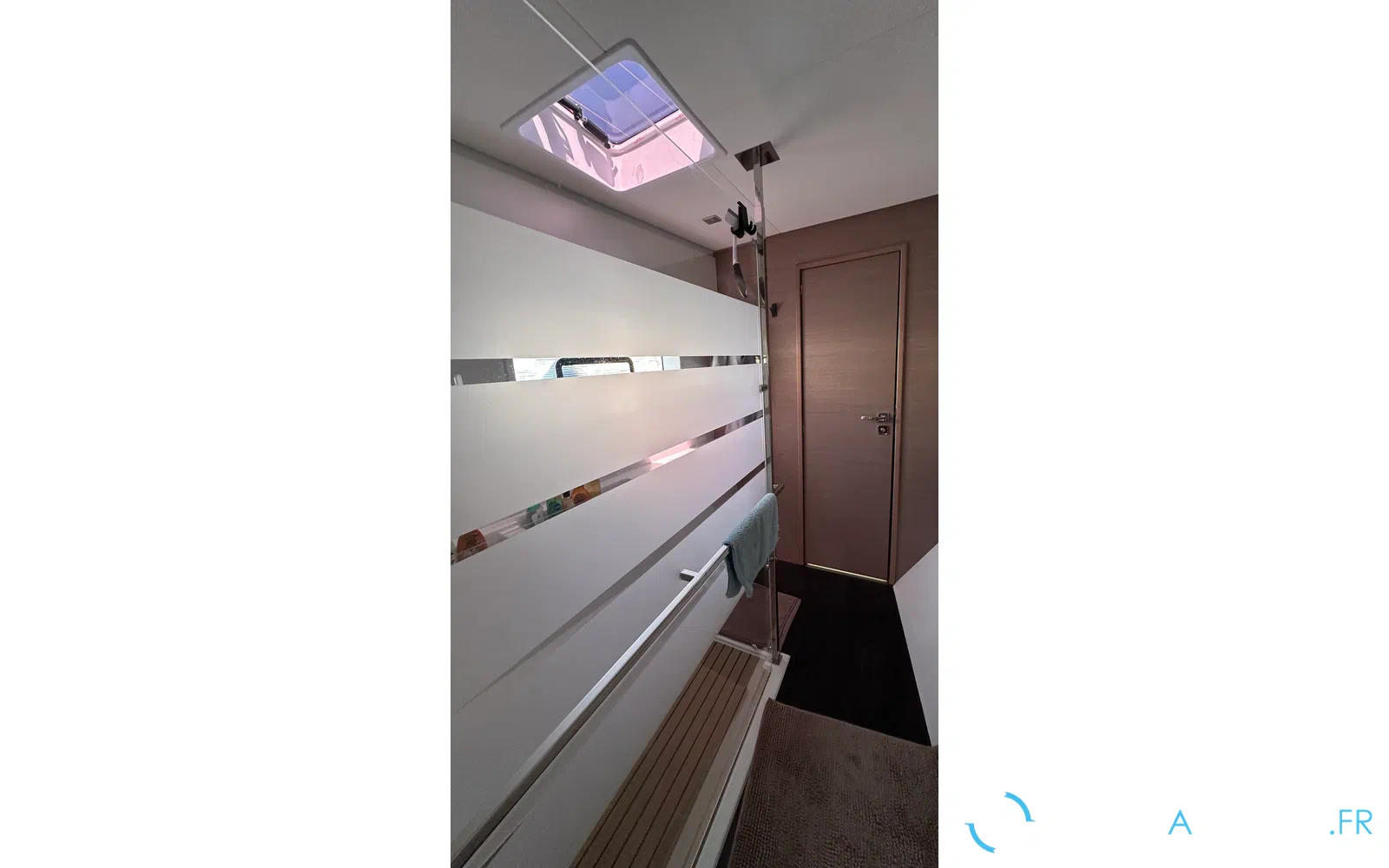 slider 33 Fountaine Pajot Aura 51