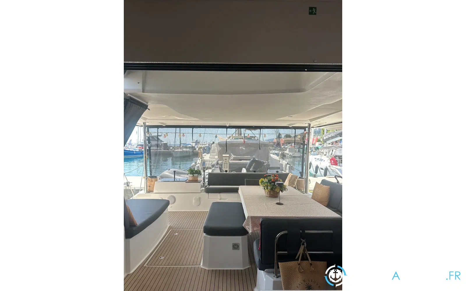 slider 11 Fountaine Pajot Aura 51