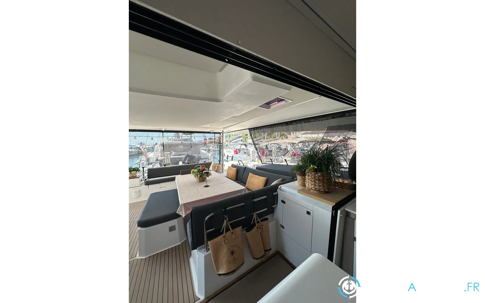 slider 13 Fountaine Pajot Aura 51